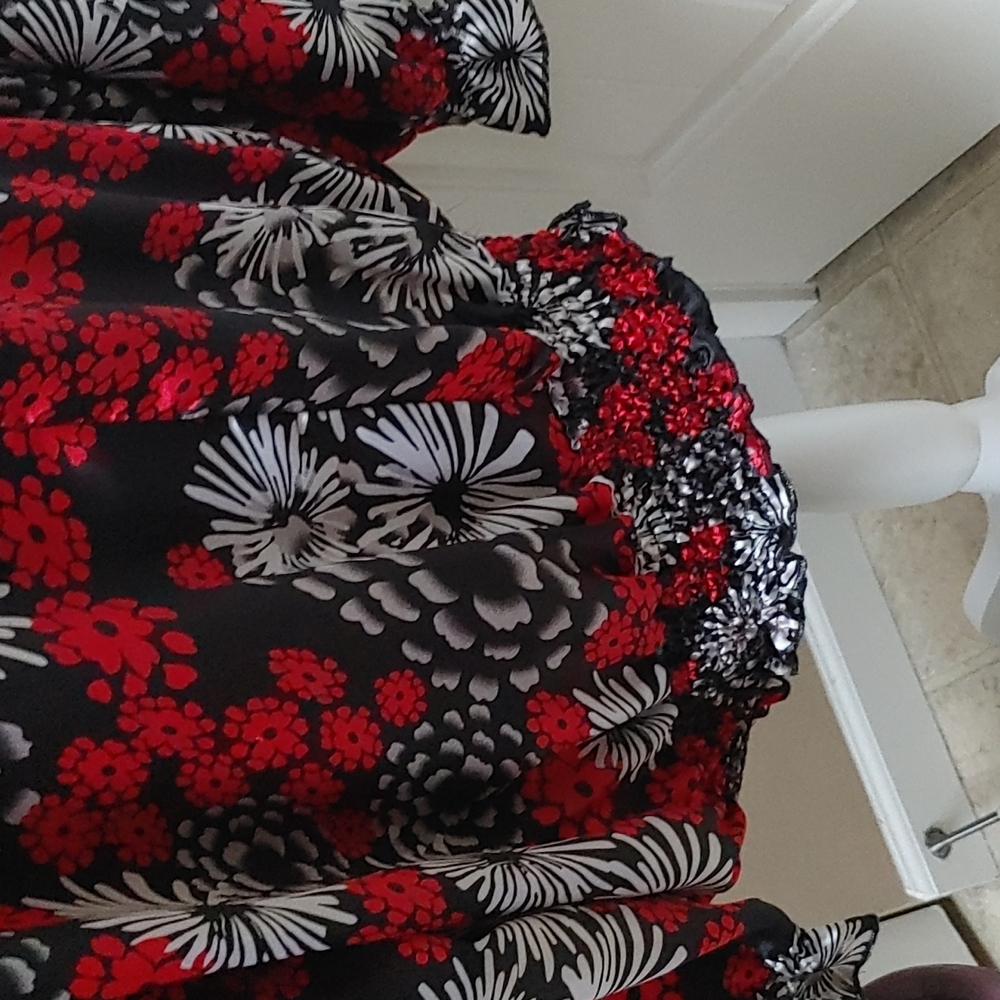 Equation black, silver and red flowers pattern long sleeve blouse Plus Size - Picture 8 of 11
